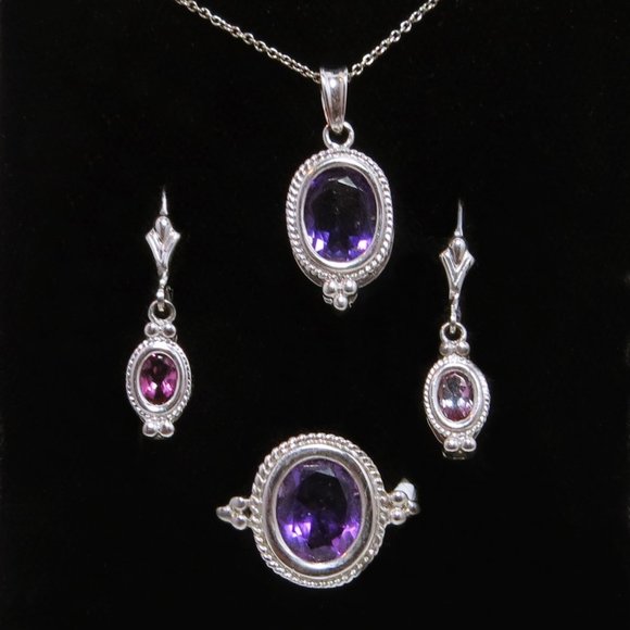 Breathtaking 6.75ctw Ornate Oval Amethyst Sterling Silver 3...